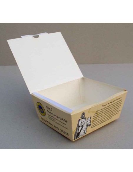 Kartonik skośny 14 x 12 x 7 cm na 1 szt. rogala ok. 240 g Kartonik skośny 14 x 12 x 7 cm na 1 szt. rogala ok. 240 g