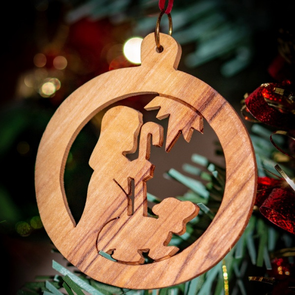 Personalizowane drewniane bombki choinkowe - wzruszający prezent dla bliskich